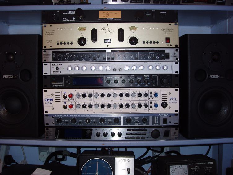 The Old Voodoo Audio Rack of G0TIY!